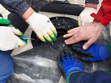 Прижим ЭПДМ к лотку